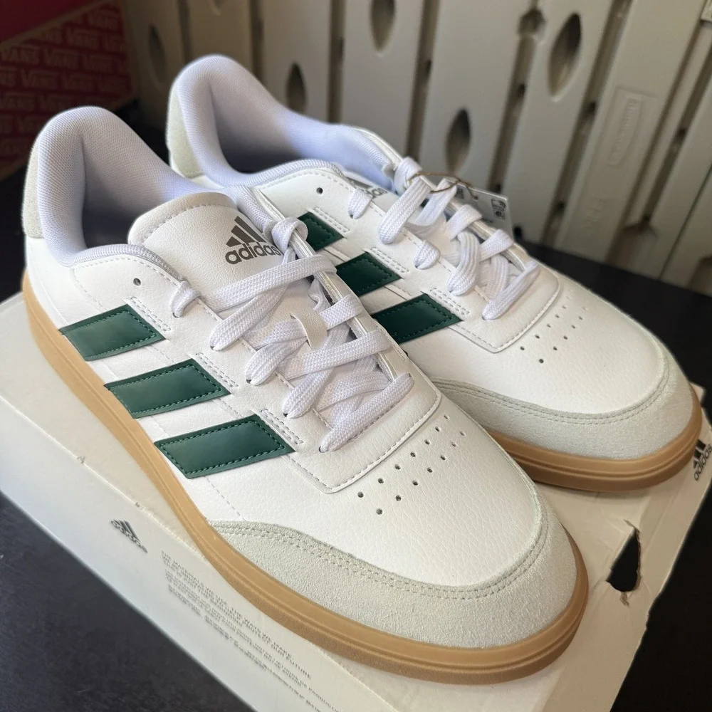 Adidas Men's Size 11 COURTBLOCK Shoes Sneakers White Green Gum IF6505
